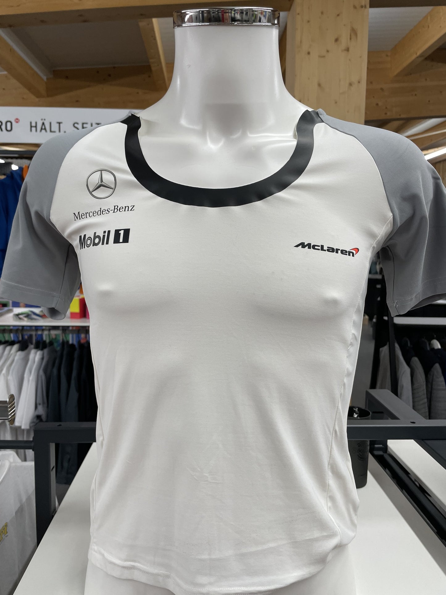 Damen Premium Fan T-Shirt mit Mercedes Benz, McLaren, Mobil Oil