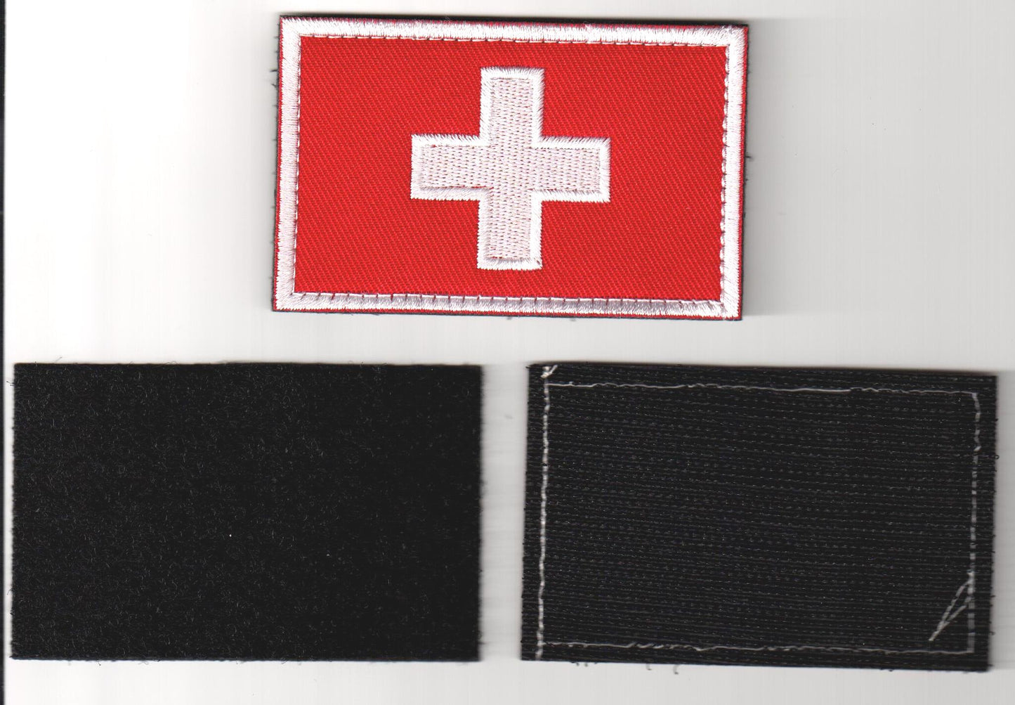 CH-Flagge mit praktischem Klettverschluss