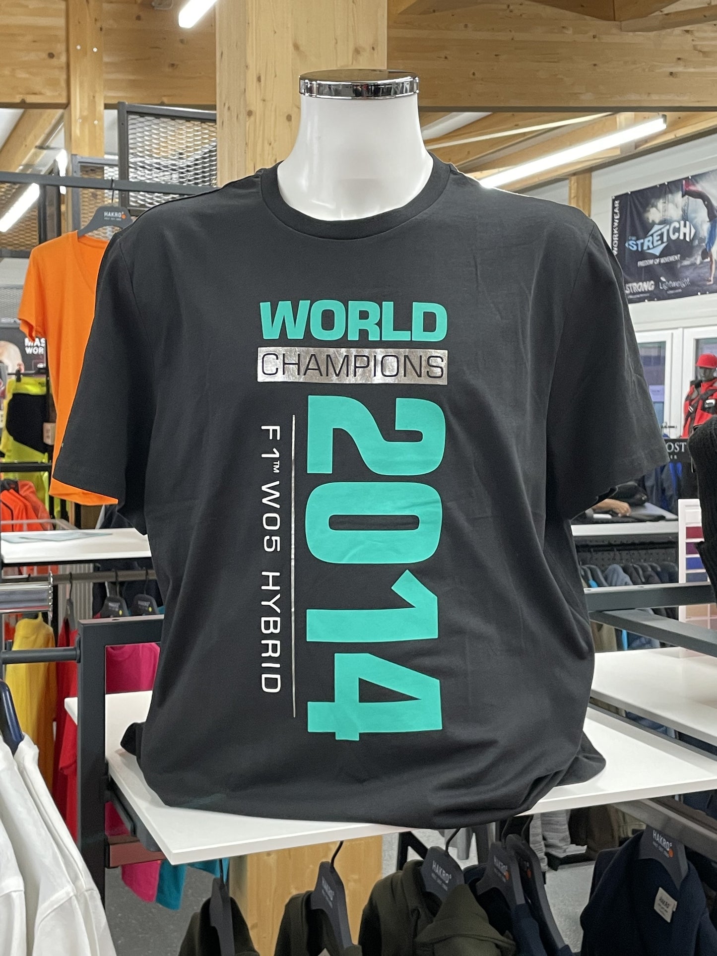 Premium Fan T-Shirt in schwarz mit diversen Aufdrucken F1 World Champion 2014