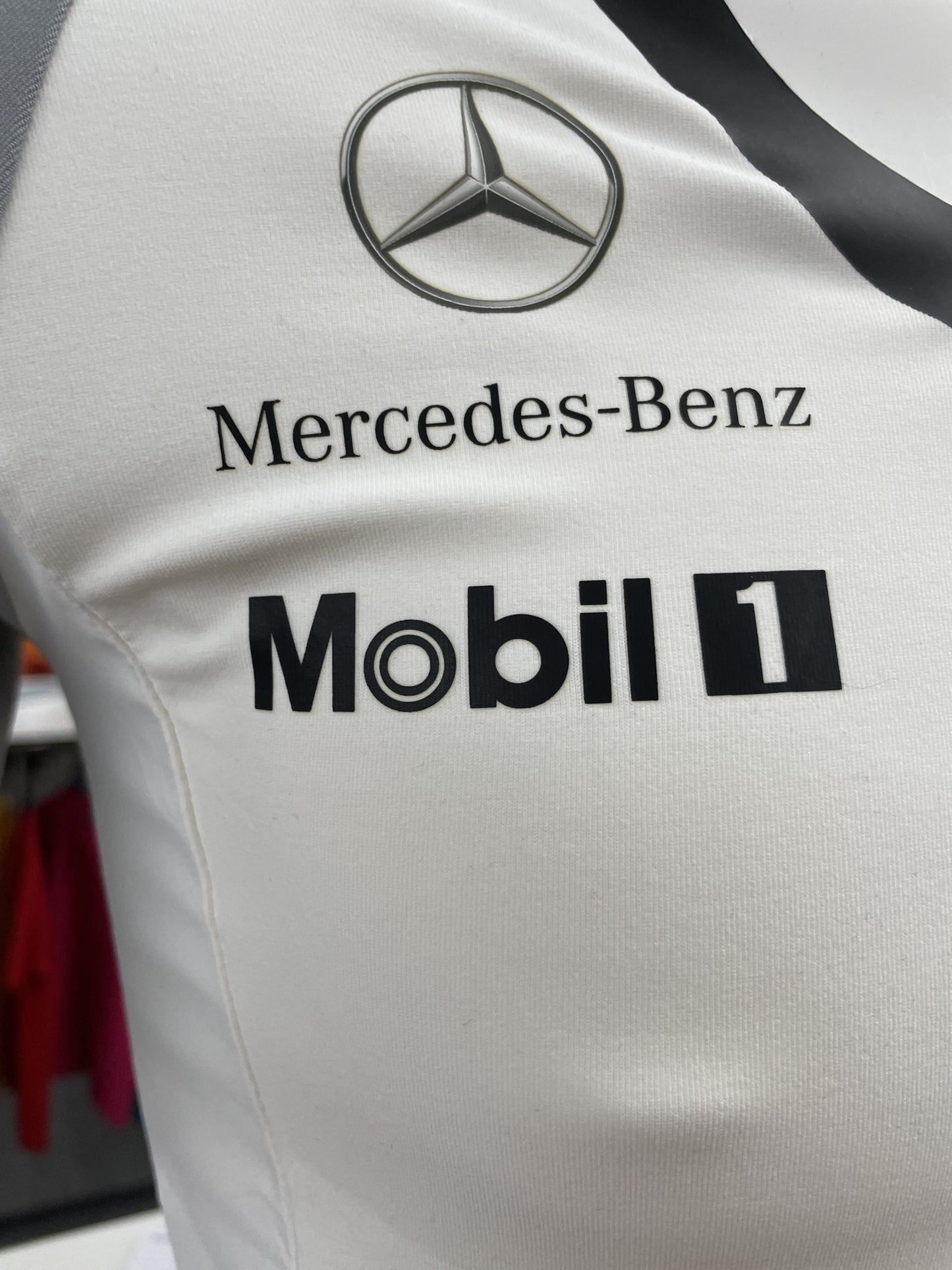 Damen Premium Fan T-Shirt mit Mercedes Benz, McLaren, Mobil Oil